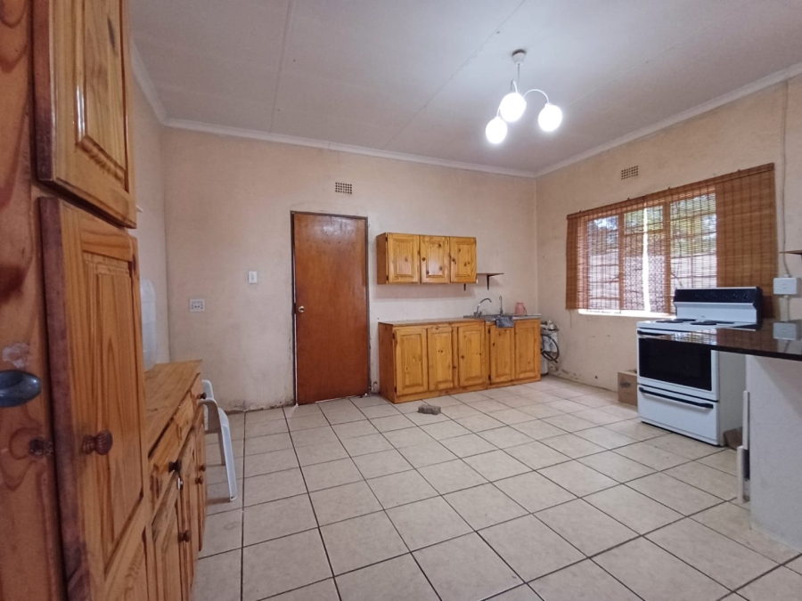 6 Bedroom Property for Sale in Dawkinsville North West